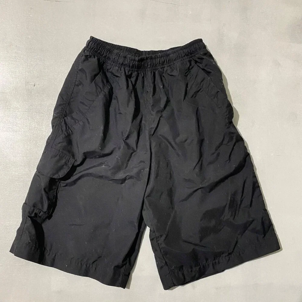 Nike Shorts kids size medium 12 black cargo‎ 24-28 x 9